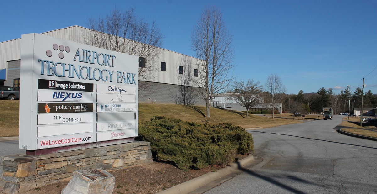 IMG_6942AirportTechParksign