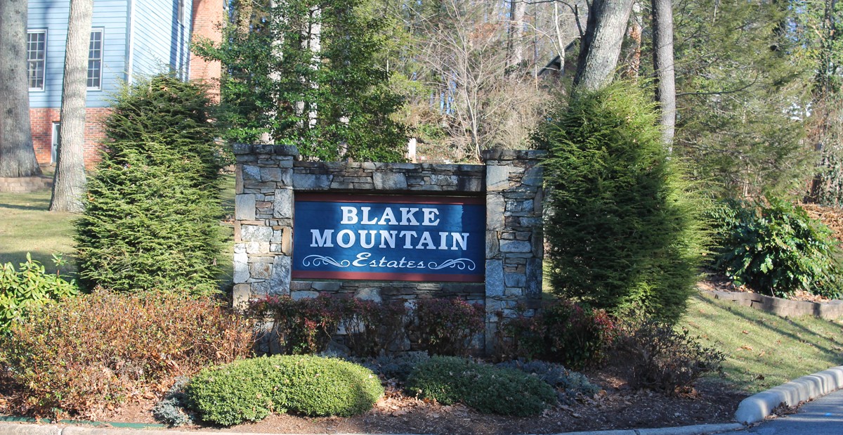 IMG_6910BlakeMountainEstatesign